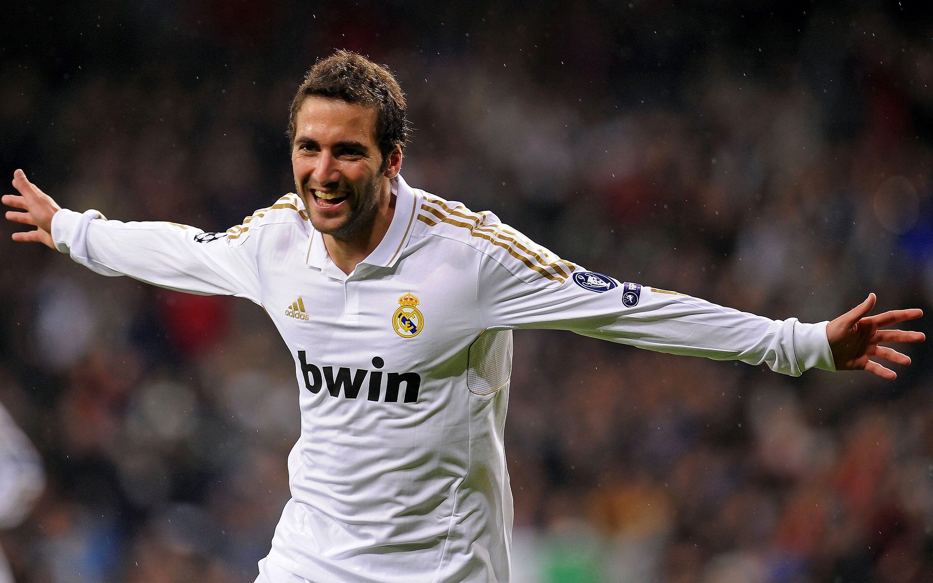 爱游戏APP-比利亚雷亚尔险胜新西兰，楚阿梅尼成为关键先生，当黄色潜水艇驶入南半球的惊涛骇浪