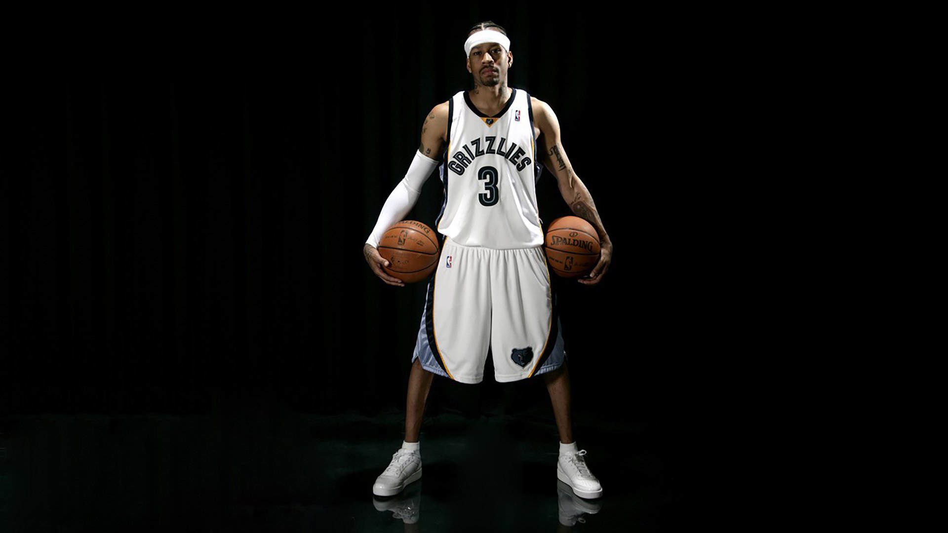 爱游戏-杰伦格林爆发撕裂防线，灰熊单节狂潮浇灭太阳